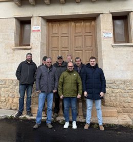 El candidato del PAR, Alberto Izquierdo, en su visita a Tramacastilla (Teruel).