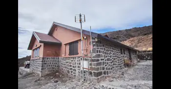 Rescatan a dos senderistas en el refugio de Altavista, en el Teide, con síntomas de hipotermia leve