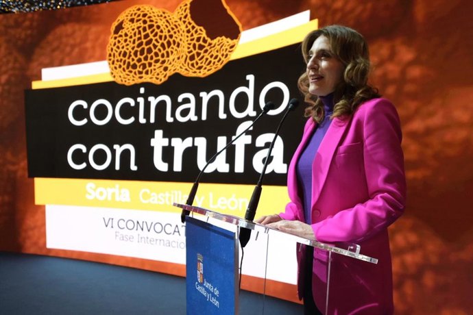 La viceconsejera de Acción Cultural, Mar Sancho, presenta en FITUR el VI Concurso Internacional 'Cocinando con Trufa' que se celebrará en Soria en febrero