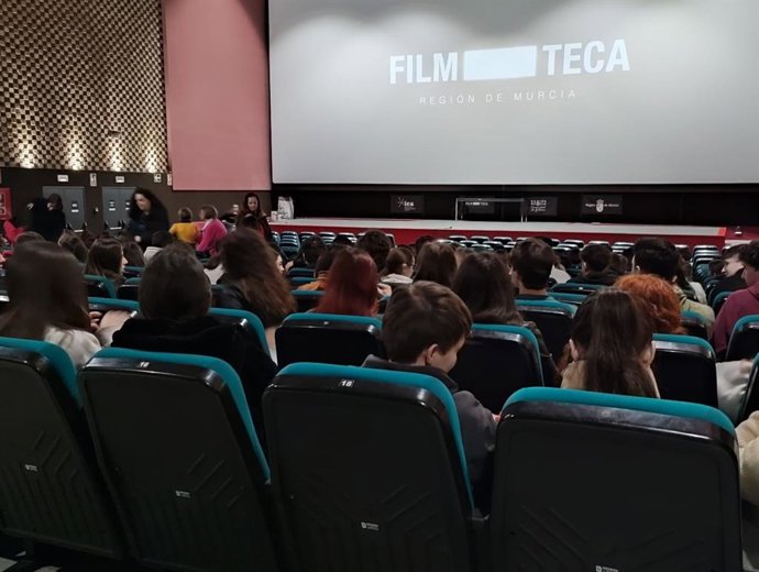 Imagen de una de las sesiones de la Semana del Cine Espiritual celebrada en la Filmoteca regional