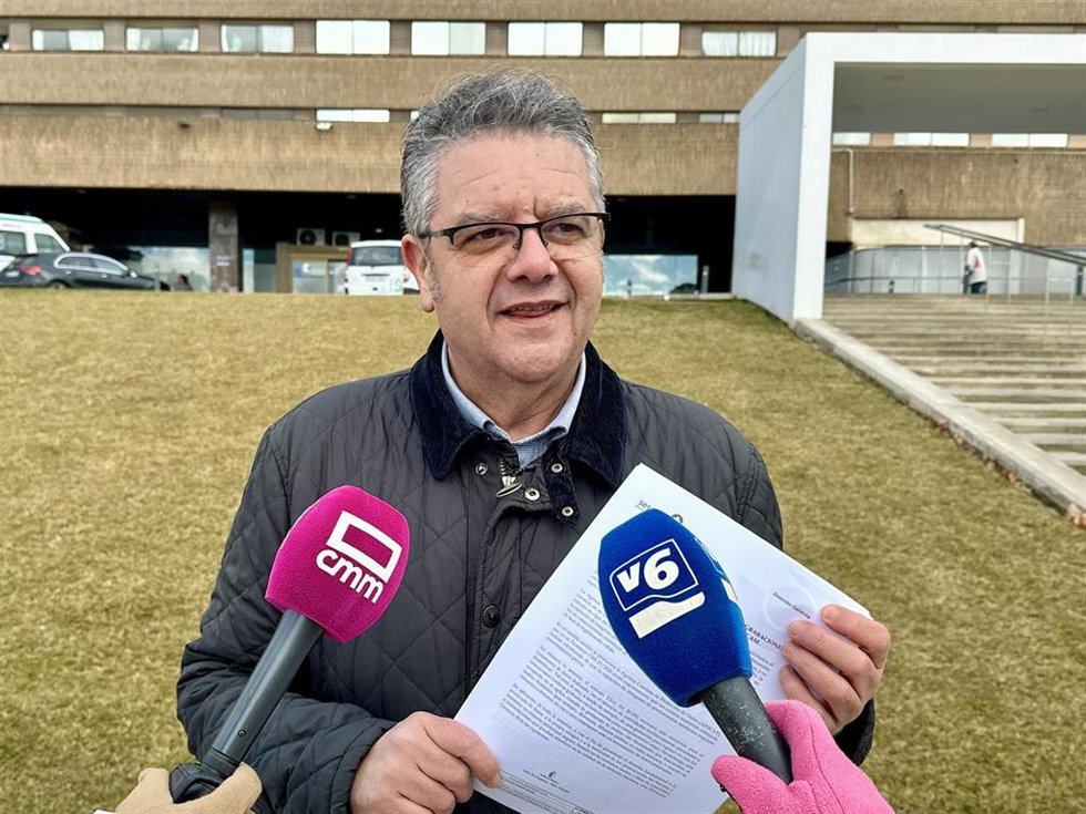 El coordinador general del PP de Castilla-La Mancha, Juan Antonio Moreno, atiende a los medios.