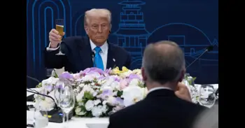 Trump amenaza a Canadá con aranceles del 100% como firme un acuerdo con China