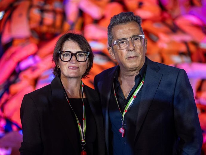 Archivo - La actriz y humorista Silvia Abril y el cómico Andreu Buenafuente durante el 10º aniversario de Open Arms, en la Llotja de Mar, a 29 de septiembre de 2025, en Barcelona, Catalunya (España).