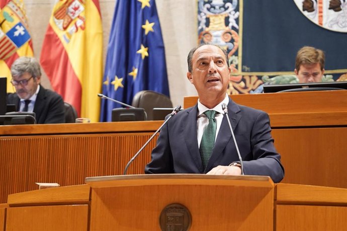 Archivo - El consejero de Sanidad, José Luis Bancalero.