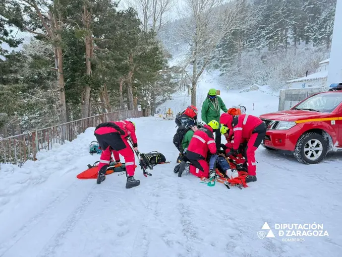 Trabajo de rescate de los montañeros