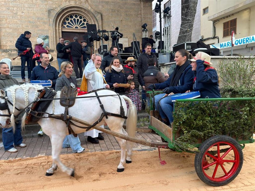 El Port d'Andratx celebra sus tradicionales 'Benedes' en honor a Sant Antoni