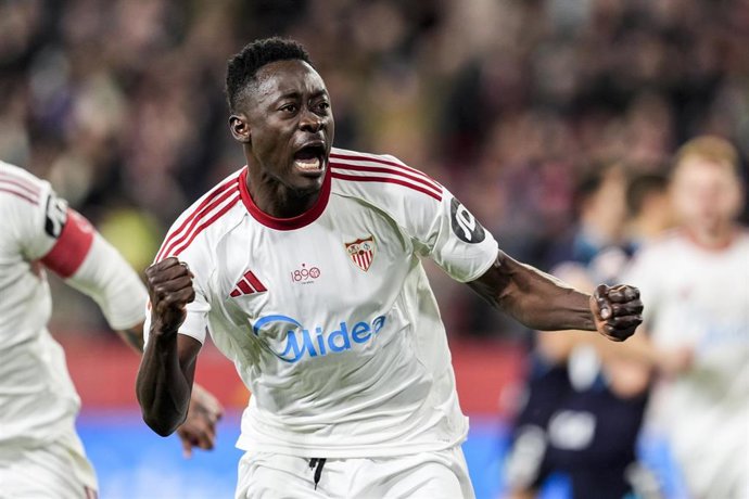 Akor Adams celebra un gol con el Sevilla FC.