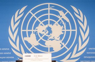 Archivo - Sello de la ONU en Ginebra durante la rueda de prensa de la Comisión Internacional Independiente de Investigación sobre Ucrania de ACNUDH (archivo)
