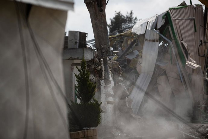 JERUSALÉM, 20 de janeiro de 2026 — Autoridades israelenses demoliram um prédio dentro do complexo da Agência das Nações Unidas de Assistência aos Refugiados da Palestina (UNRWA) em Jerusalém Oriental, em 20 de janeiro de 2026. Autoridades israelenses demo