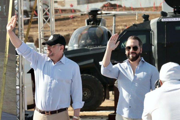 El presidente de Costa Rica, Rodrigo Chaves, y su homólogo salvadoreño, Nayib Bukele