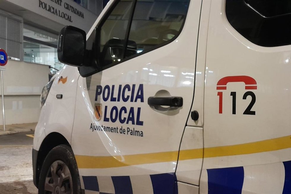 Furgón de la Policía Local de Palma. Recurso.