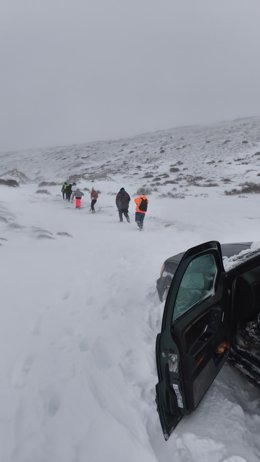 La Guardia Civil de Granada realiza dos rescates por el temporal del sábado.