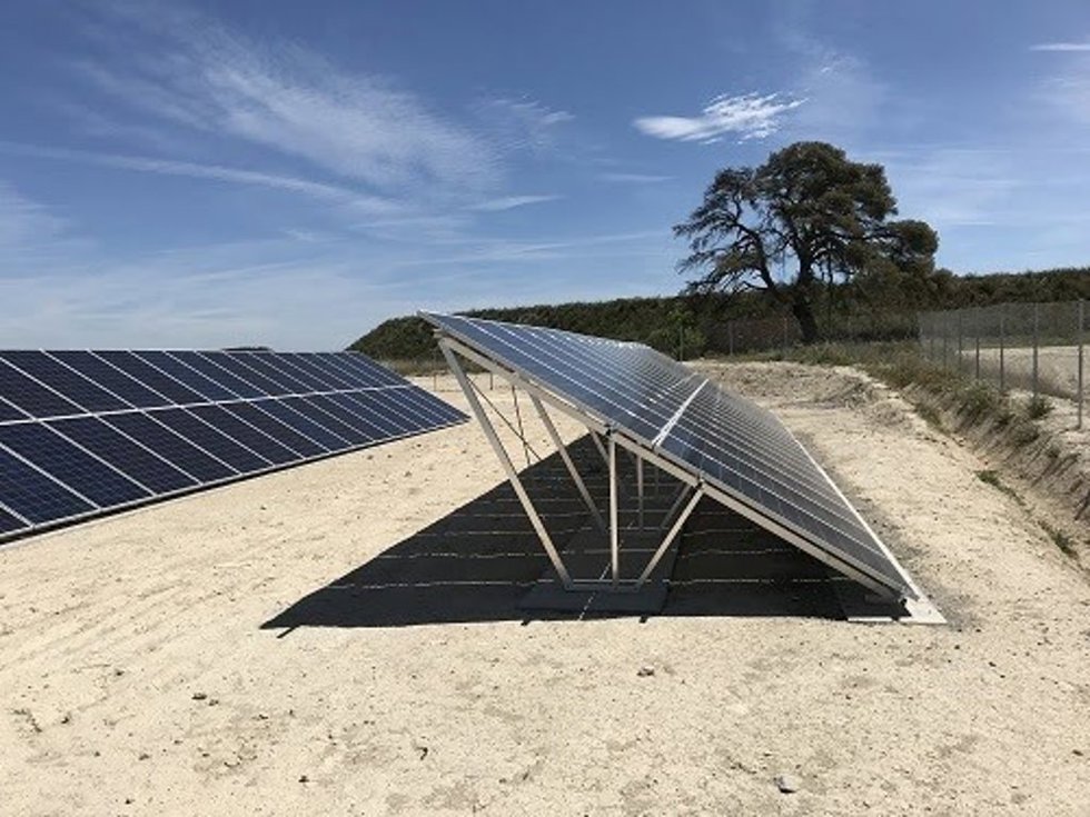 Archivo - Placas solares