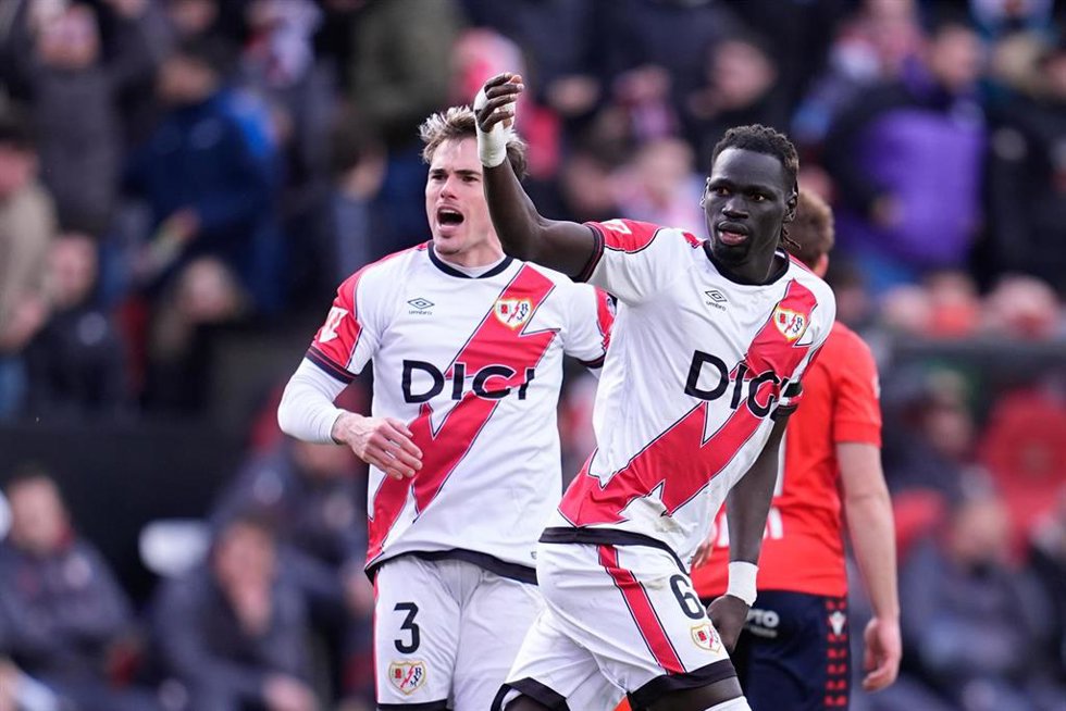 Pathé Ciss celebra su gol en el Rayo Vallecano-CA Osasuna en Vallecas