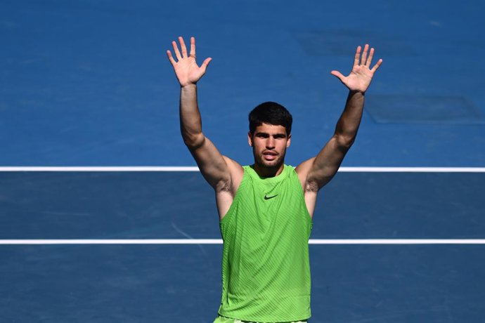 25 January 2026, Australia, Melbourne: Spanish tennis player Carlos Alcaraz celebrates victory against US Tommy Paul after their men's singles fourth round on day 8 of the Australian Open tennis tournament at Melbourne Park. Photo: James Ross/AAP/dpa