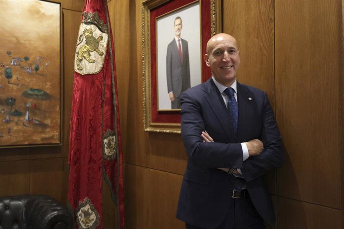 Archivo - El alcalde de León, José Antonio Diez Díaz, posa durante una entrevista para Europa Press.