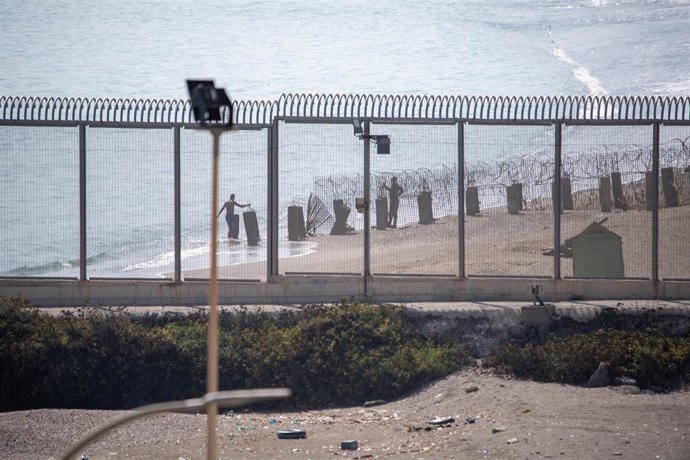 Archivo - Frontera de Ceuta con Marruecos, a 14 de octubre de 2025, en Ceuta (España).