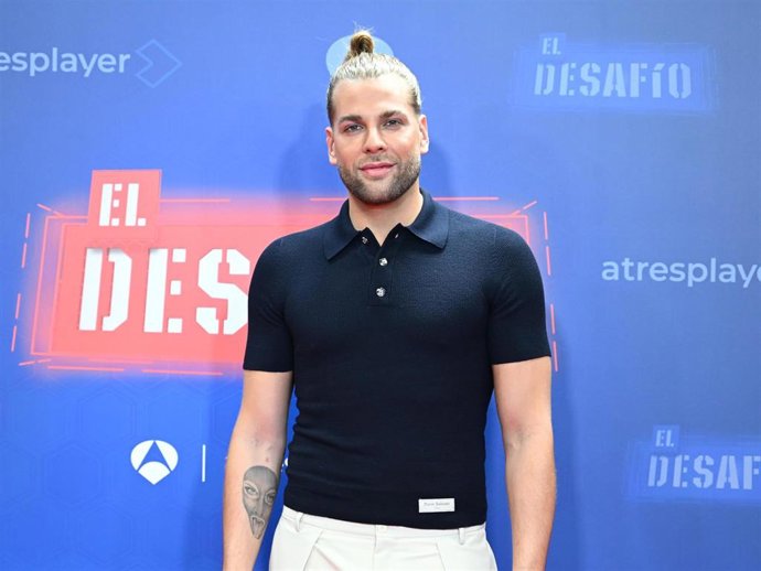 Eduardo Navarrete posa en el photocall durante la presentación de la nueva edición de 'El Desafío', a 08 de enero de 2026, en Madrid (España).