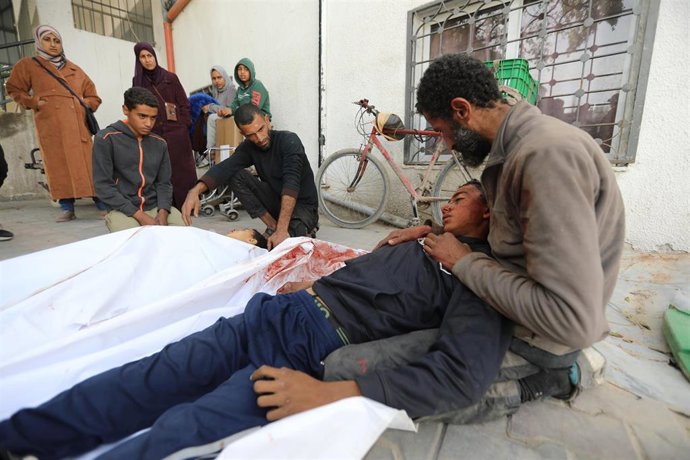 Un cadáver en el Hosptial de Al Shifa, en la Franja de Gaza