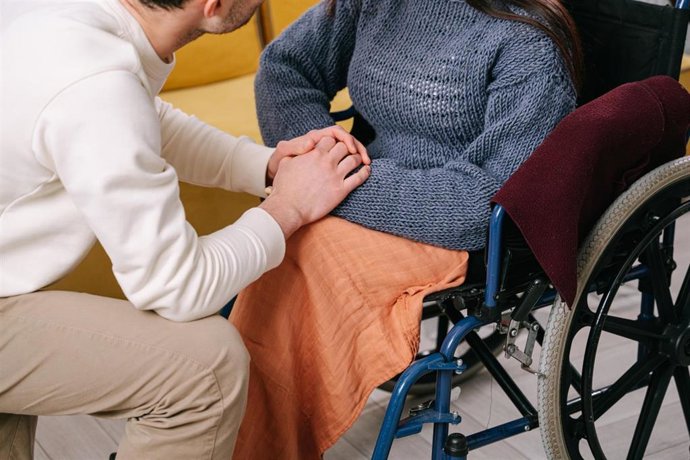 El Govern adjudica dos contratos que permitirán valorar a más de 14.000 personas con discapacidad