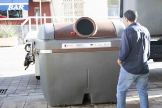 Contenedor marrón en Almería.