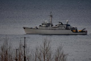 Archivo - Un buque de la Marina francesa en el puerto de Marsella 