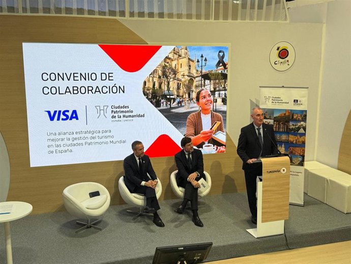 Presentación del convenio en Fitur.