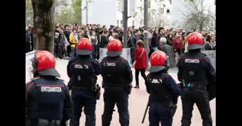 La defensa del ertzaina investigado por herir a un joven que perdió un testículo pide el archivo del procedimiento