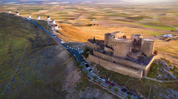 Archivo - El Tren de la Mancha Toledana dará a conocer el 11 de octubre los atractivos turísticos de Tembleque y Consuegra
