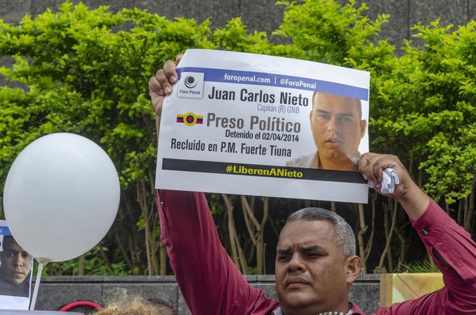 Archivo - Arquivo - 20 de junho de 2019 - Caracas, Miranda, Venezuela - Familiar de um dos presos políticos venezuelanos no protesto. Nesta quinta-feira, 20 de junho, a organização Foro Penal exigiu a libertação de todos os presos políticos venezuelanos, 