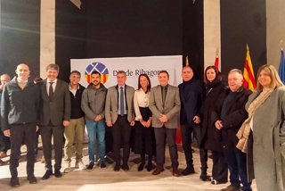 La número uno de la lista del PP por la provincia de Huesca a las elecciones del 8F, Carmen Susín, en el centro, este domingo en el Día de la Ribagorza.