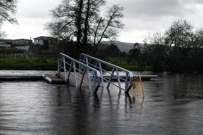 Archivo - Inundación del Club Náutico O Muiño en Ribadumia, a 26 de octubre de 2023, en Pontevedra, Galicia (España).