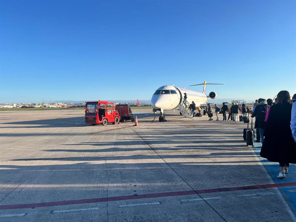 Cantabria licita la ruta con Tirana por 786.500 euros y una duración de un año prorrogable tres más