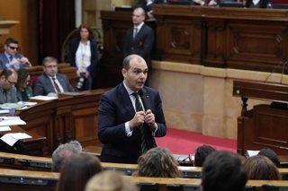 Archivo - El conseller de Presidencia, Andreu Dalmau, durante una sesión de control al Govern, en el Parlament de Catalunya, a 19 de noviembre de 2025, en Barcelona, Catalunya (España).