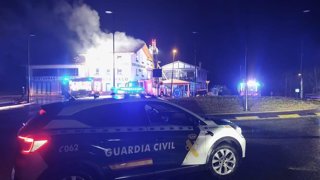 Imagen del incendio declarado en una venta de Dantxarinea