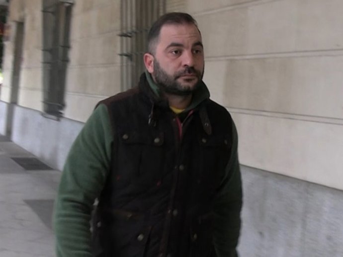 Archivo - Antonio Tejado, serio y agotado, acude a firmar al juzgado