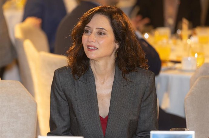 La presidenta de la Comunidad de Madrid, Isabel Díaz Ayuso, durante un desayuno informativo de Nueva Economía Fórum, en el Hotel Four Seasons, a 26 de enero de 2026, en Madrid (España).