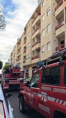 Suc.-Un fallecido y dos evacuados al Hospital tras un incendio en un edificio de viviendas en La Laguna (Tenerife)
