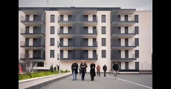 Solicitantes de vivienda protegida deberán estar empadronados 10 años en Madrid y se limitará acceso a 'okupas'