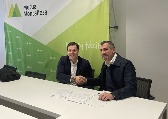 Firma del convenio entre Mutua Montañesa y Cruz Roja