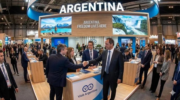 El secretario de Turismo Daniel Scioli, en el stand de Argentina en Fitur Madrid