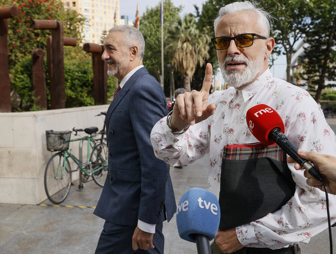 Archivo - Arxiu - L'exgerent d'Imelsa, Marcos Benavent (d) i el seu advocat, Juan Carlos Navarro (e), en imatge d'arxiu