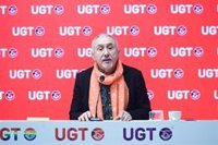 Álvarez (UGT) cree que hoy se puede acordar la subida del SMI si la CEOE "no hace descarrilar la reunión"