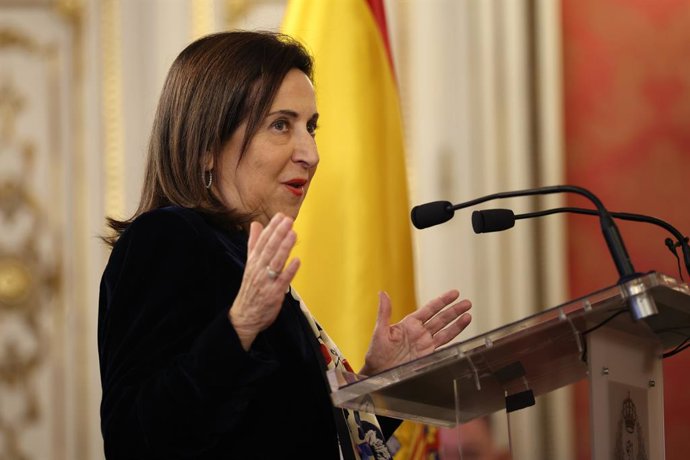 La ministra de Defensa, Margarita Robles, preside el acto de imposición de condecoraciones con motivo de la DANA 2024, a 14 de enero de 2026, en Madrid (España). Las condecoraciones reconocen a personal militar de la Unidad Militar de Emergencias y se hac
