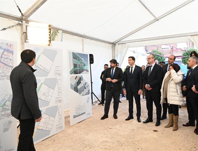 El Jefe Del Ejecutivo Autonómico, Fernando López Miras, Preside El Acto De Colocación De Primera Piedra Del Nuevo Pabellón Del Colegio Antonio Molina González De Blanca