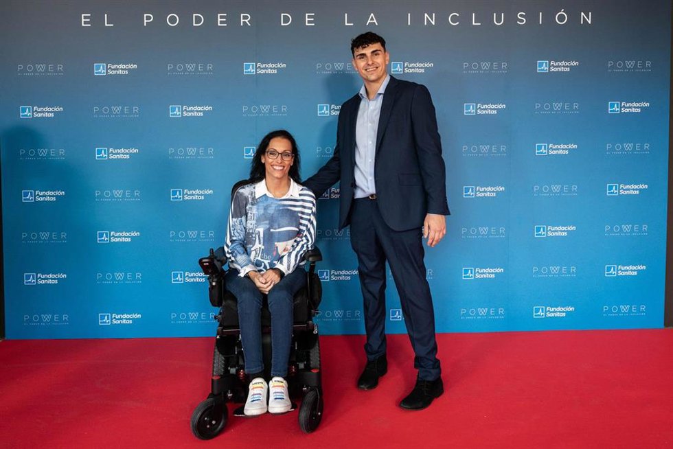 Archivo - Teresa Perales junto a Ignacio Ortega durante la presentación de la serie documental 'Power' de Fundación Sanitas