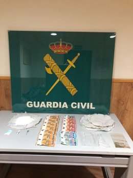 Operación en A Rúa en la desarticulación de un punto de venta de drogas.