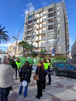 Visita a las obras de rehabilitación energética del edificio Velarde, en Garrucha (Almería).