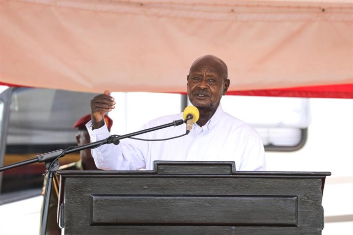 Archivo - KAYUNGA, July 12, 2025  -- Ugandan President Yoweri Museveni speaks at the launch ceremony of the upgrade project of the Kayunga-Bbaale-Galiraya road in Kayunga, Uganda, July 11, 2025. TO GO WITH "Chinese firm to upgrade key road linking central