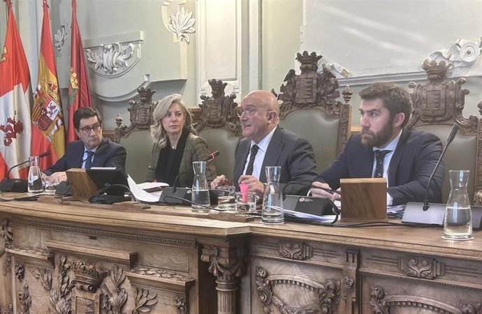 El alcalde de Valladolid, Jesús Julio Carnero, preside el Pleno municipal correspondiente al mes de enero de 2026.
